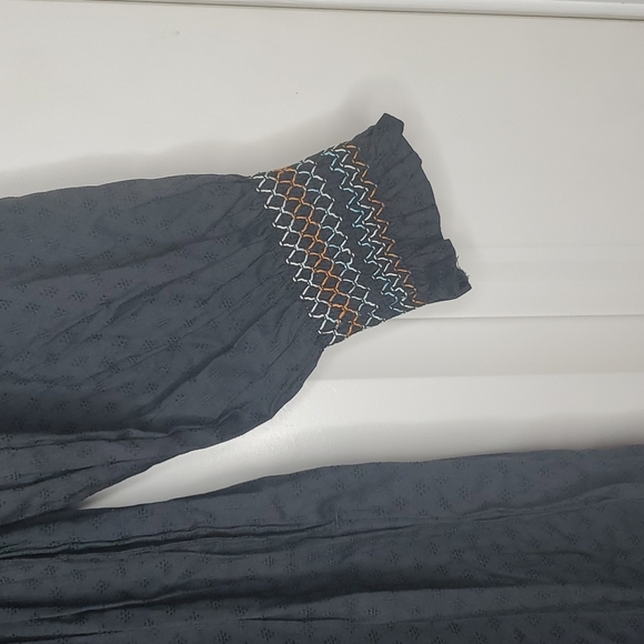 Universal Thread DRESS - Picture 4 of 10